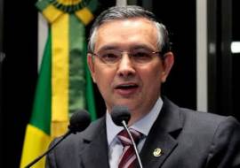 Amorim discute com grupo eleições em Aracaju, e Machado deixará PSDB se ele for candidato